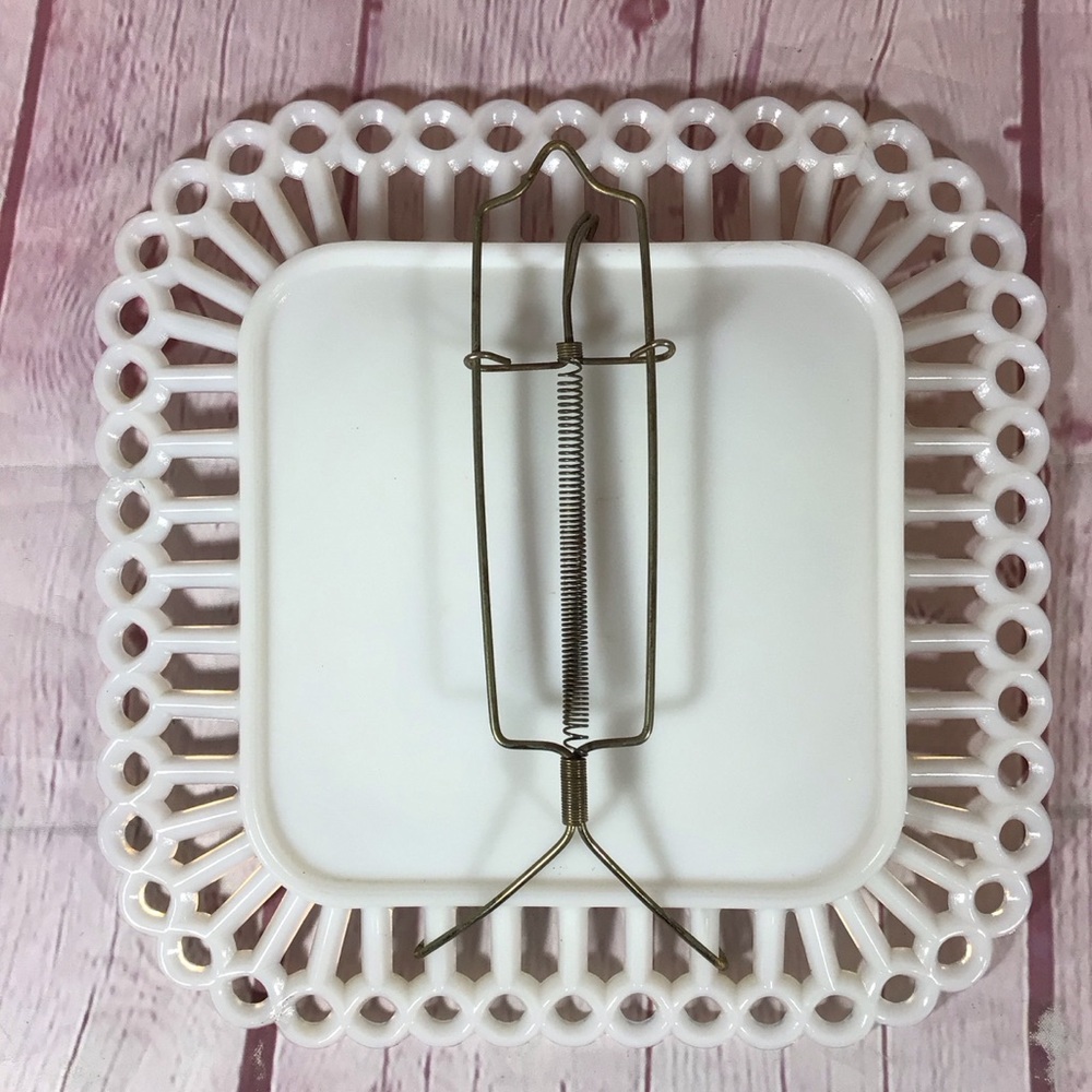 Vintage Westmoreland White Milk Glass Reticulated Square Plate - Picture 4 of 6